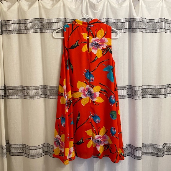 Women’s Floral Shift Dress - Picture 7 of 8